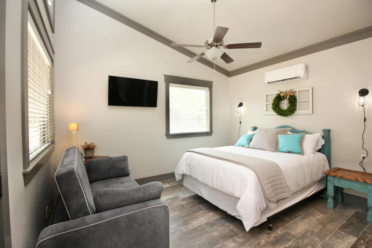 Green Acres Cottages - New Braunfels Suite Wimberley Bagian luar foto